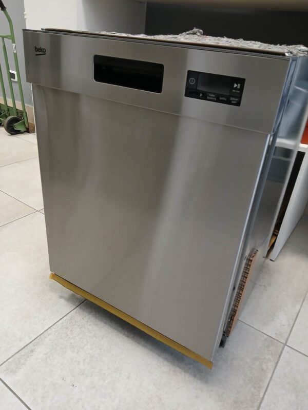 Beko-Lavastoviglie-BDUN15O30X-14-coperti-acciaio-inox-fronte