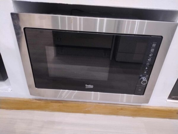 Beko-Microonde-Incasso-BMGB25332BG-fronte
