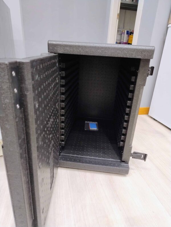 Cambro-Contenitore-Isotermico-EPP400110-nero-interno