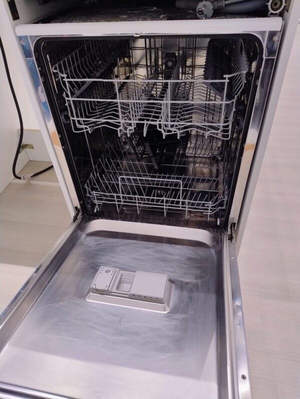 Candy-Brava-Lavastoviglie-da-incasso-CDSN1L350PB-ricondizionata-interno