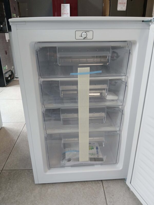 Candy-Congelatore-CCTUS544WHN-4-Ripiani-Bianco-ripiani