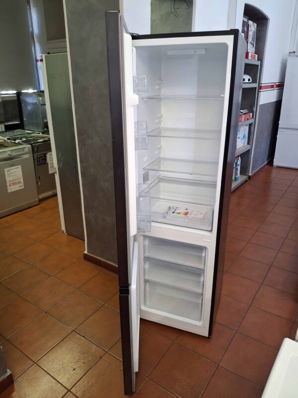 Chiq-Frigorifero-FBM260L-Nero-Nuovo-Seconda-Scelta-cassetti