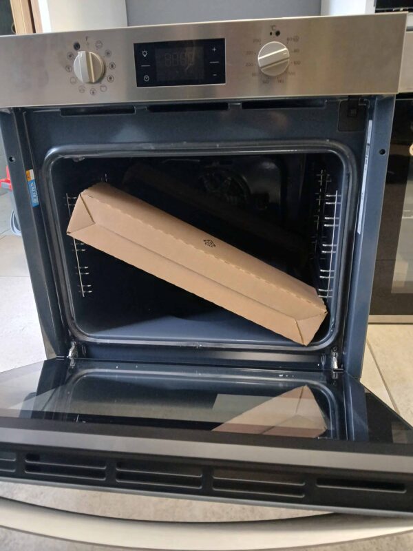 Indesit-Forno-Incasso-Ventilato-IFW5844IX-acciaio-inox-interno