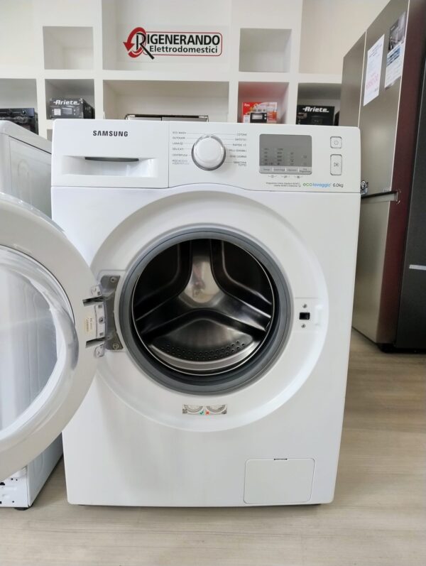 Samsung-Lavatrice-Slim-6hg-WF60F4EDW0W-ricondizionata-aperta