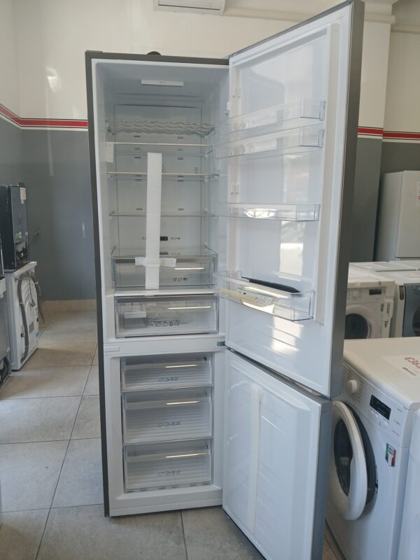 Smeg-Frigorifero-Total-No-Frost-FC21XDNC-ripiani
