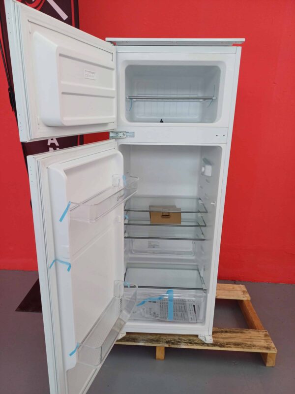 Indesit-Frigorifero-IND2040AA-Incasso-Nuovo-Seconda-Scelta-ripiani