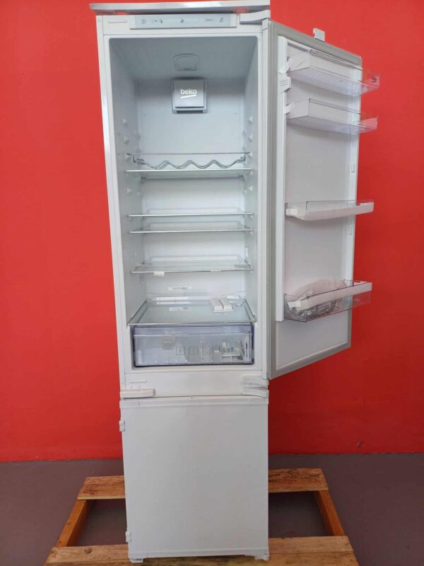 Beko-Frigorifero-Incasso-Statico-BCSA306E4SFN-Nuovo-Seconda-Scelta-cassetti