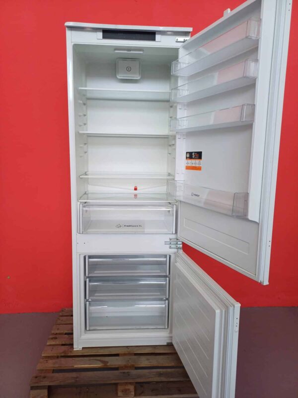 Indesit Frigorifero Incasso Combinato IND401 Ricondizionato - immagine 2