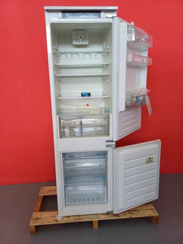 Whirlpool-Frigorifero-Incasso-ART7811-Ricondizionato-ripiani