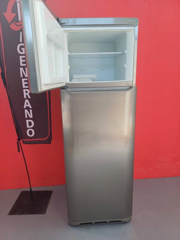 Ariston-Frigorifero-DF01X-Doppia-Porta-307-Litri-Ricondizionato-congelatore