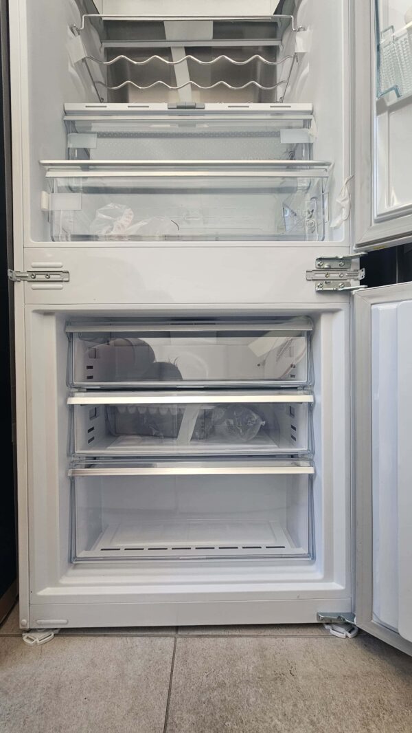 Beko-Frigorifero-Incasso-BCNE400E50SHN-370-Litri-Nuovo-Seconda-Scelta-congelatore