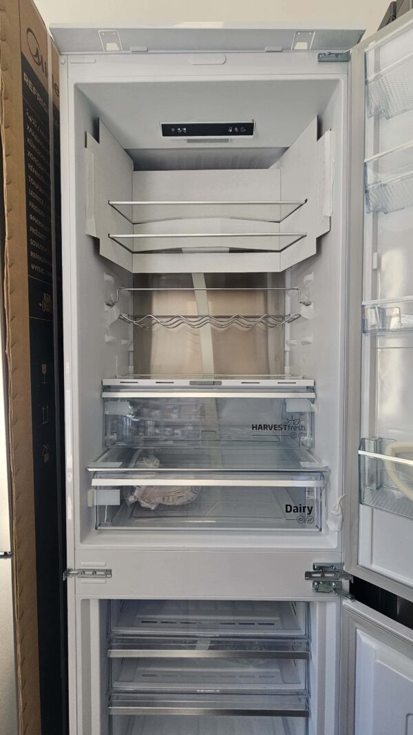 Beko-Frigorifero-Incasso-BCNE400E50SHN-370-Litri-Nuovo-Seconda-Scelta-ripiani
