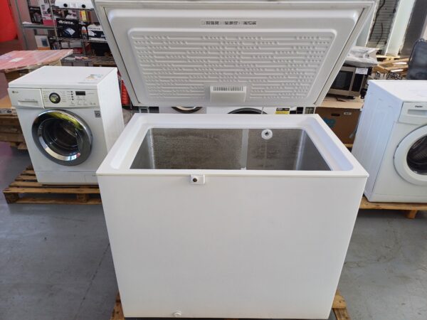 Hotpoint-Congelatore-CS2A-250-H-FA-a-Pozzetto-252-Litri-Ricondizionato-sportello